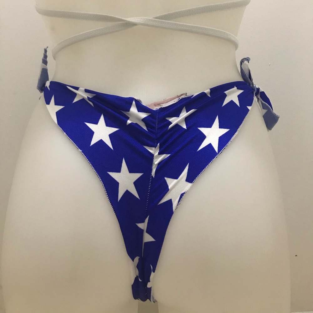 Bikini - Picture 6 of 6
